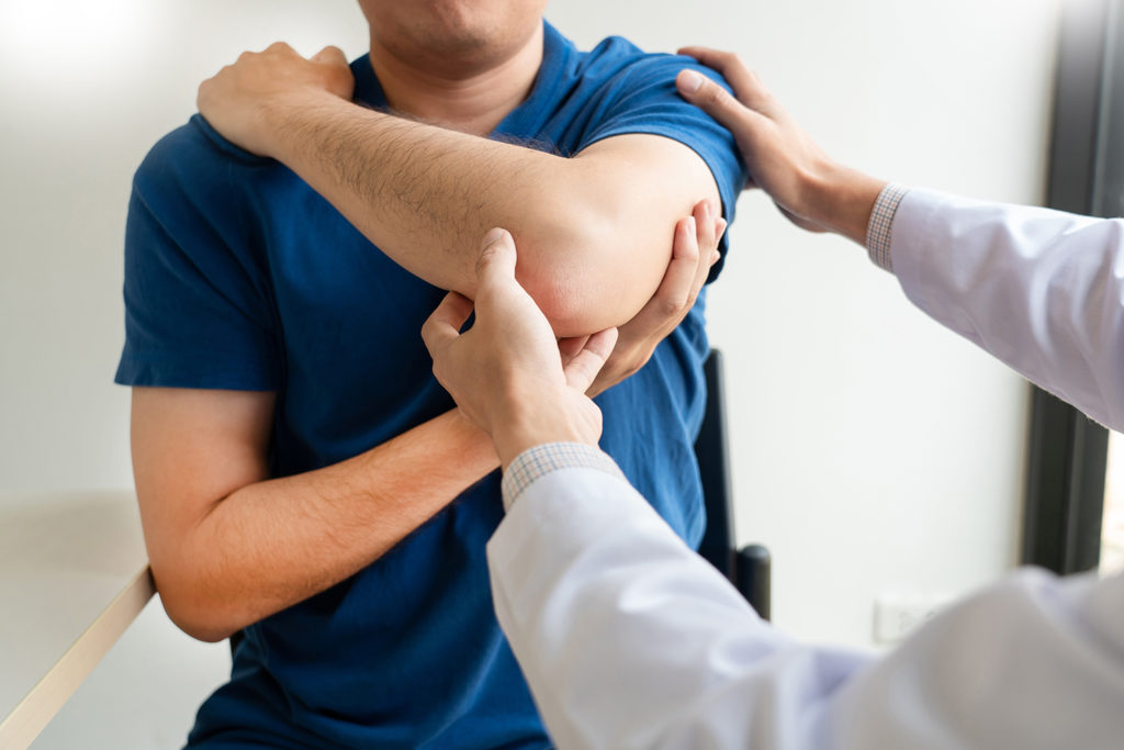 chiropractor care for elbow pain treatment
