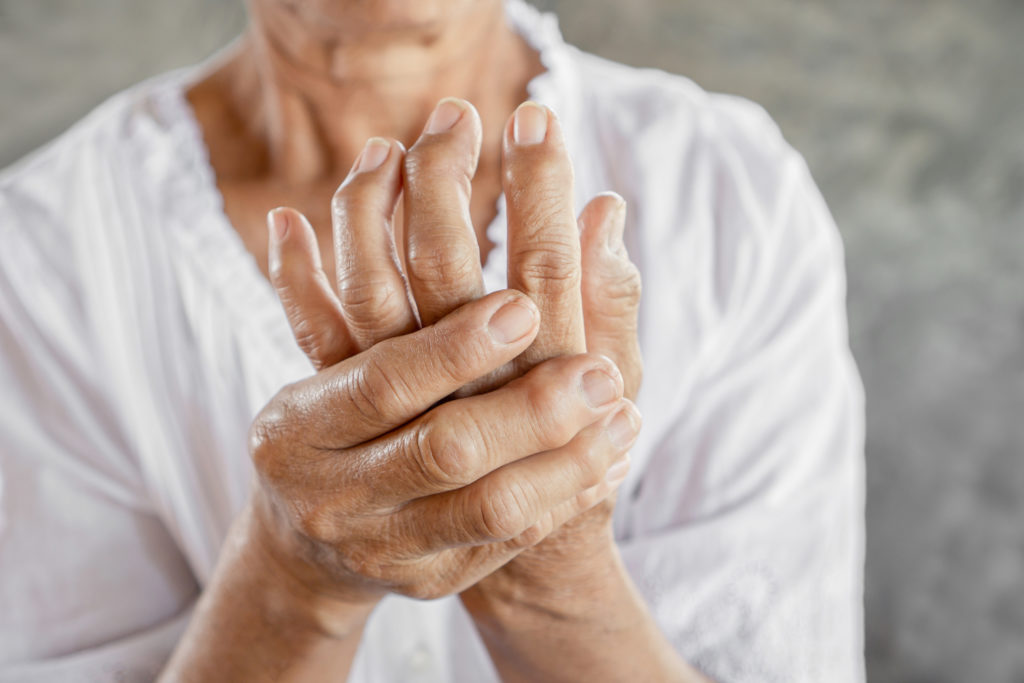 chiropractor for hand arthritis pain